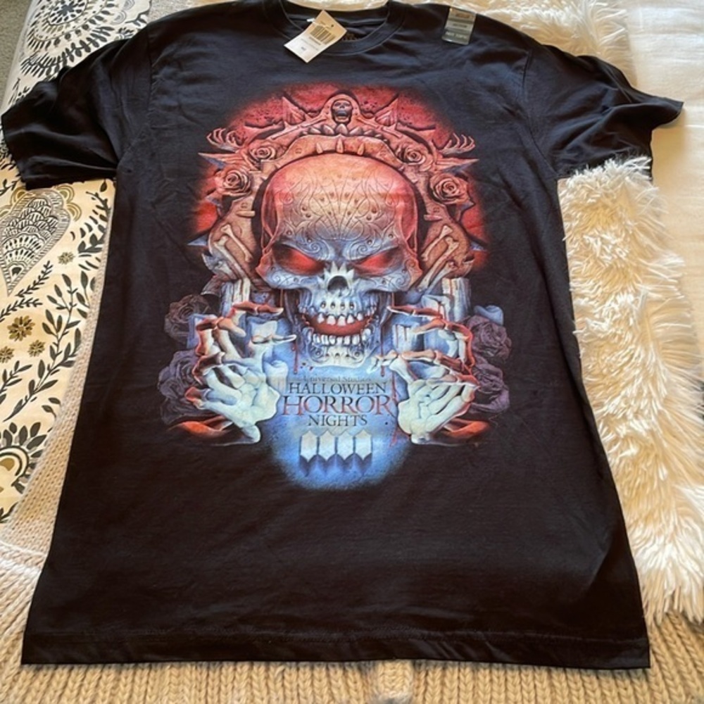 Universal Halloween Horror Nights Menacing Skull Tee Large